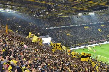 曼联凭什么拥有如此庞大的流量？是网红球队？真相就藏在这里！（配图示意）